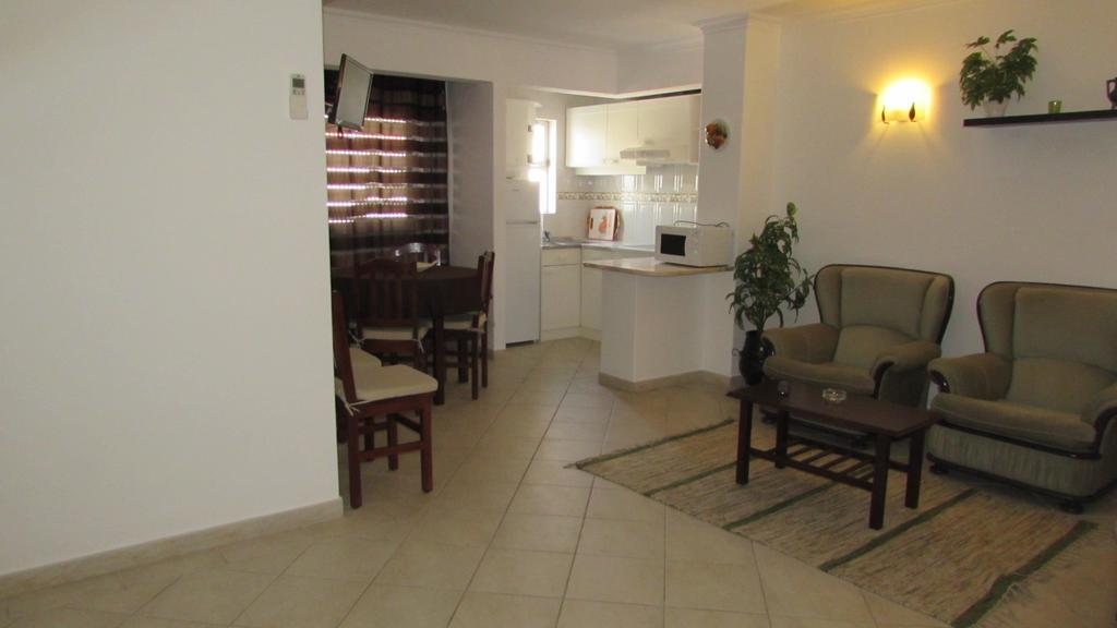 Apartamentos Julieta Albufeira Bilik gambar